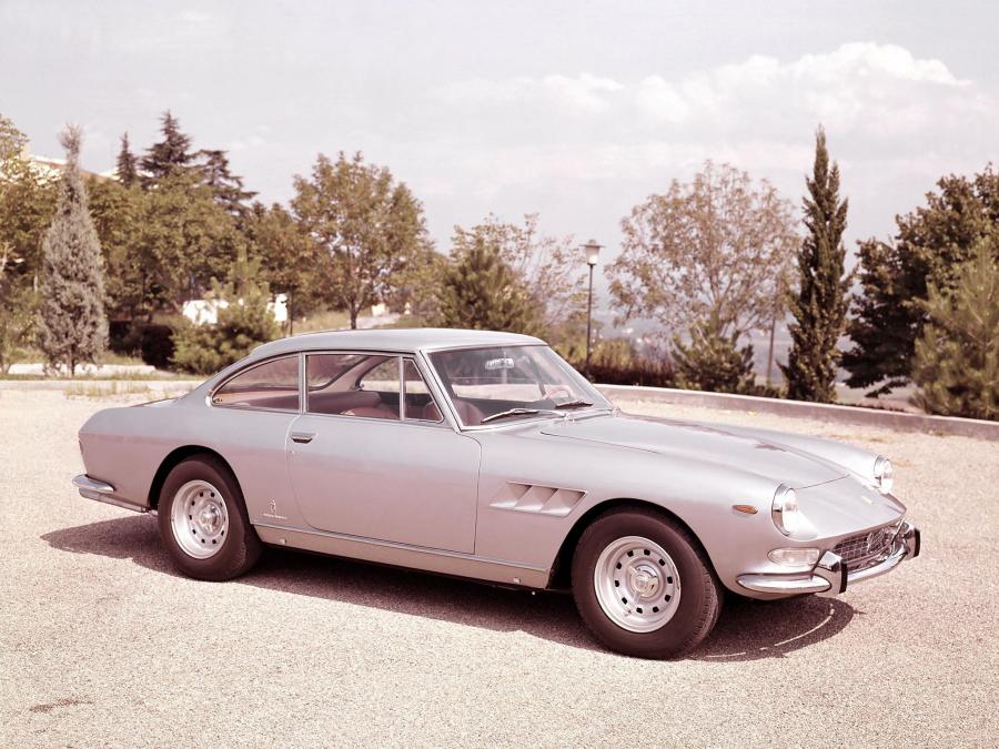  Ferrari 330 GT 2+2 (Series II) 1965 года  (фото 4 из 43)